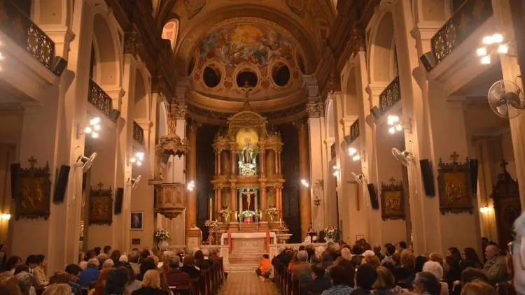 vista del interio de la parroquia nuestra señora del carmen de la calle rodirguez peña